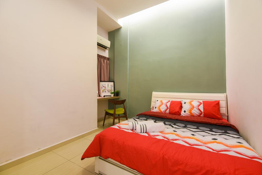 Saffron Apartment *